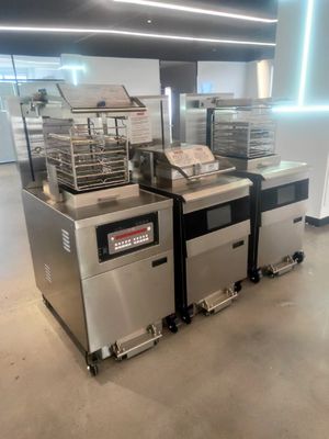 High Productivity Smart Touch Panel PFE-2000 With 55L Capacity And 17KW Power Electric Pressure Fryer